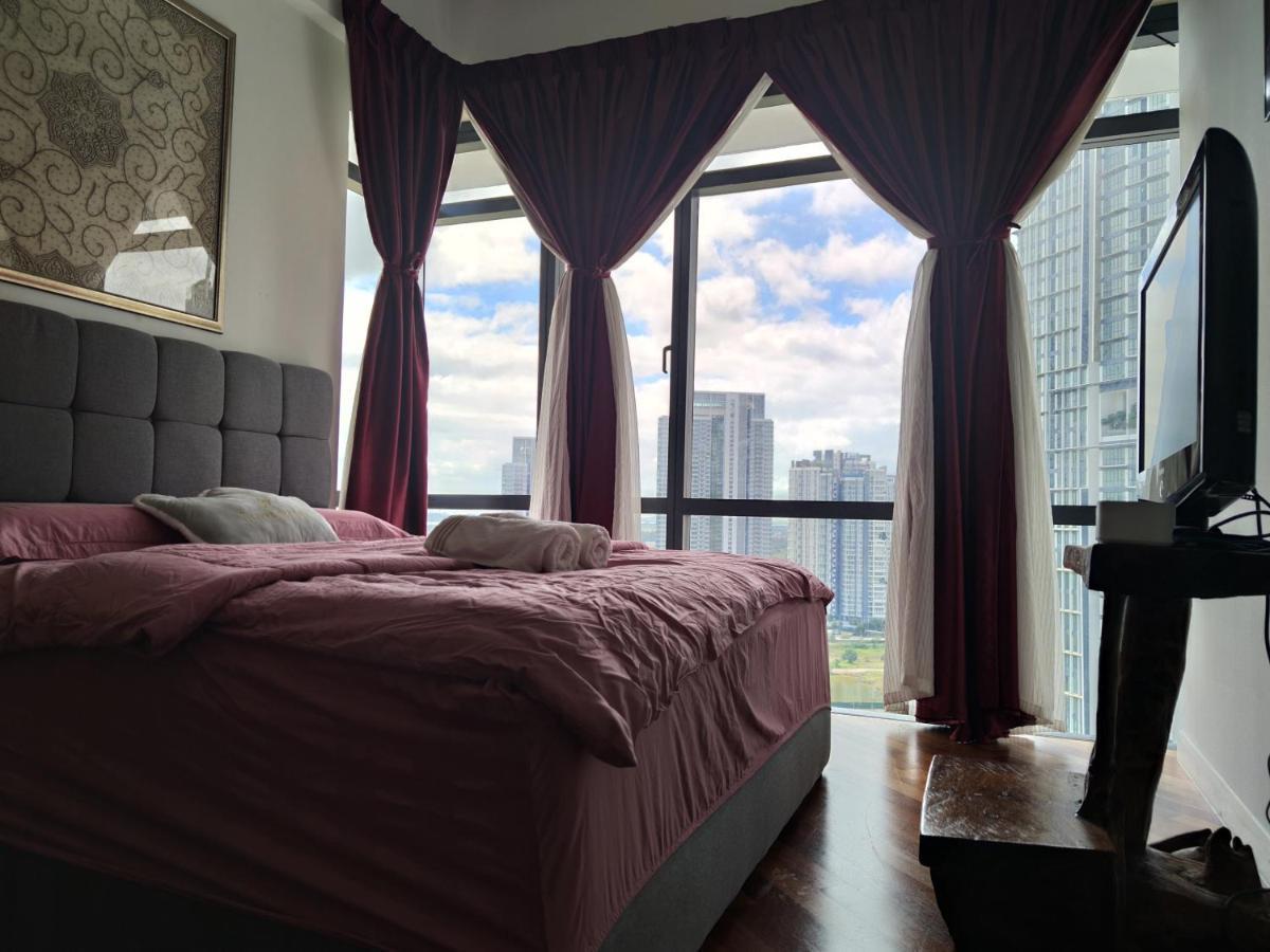 Kumkum Homestay 3 Bedroom Suite Nusajaya  Zewnętrze zdjęcie