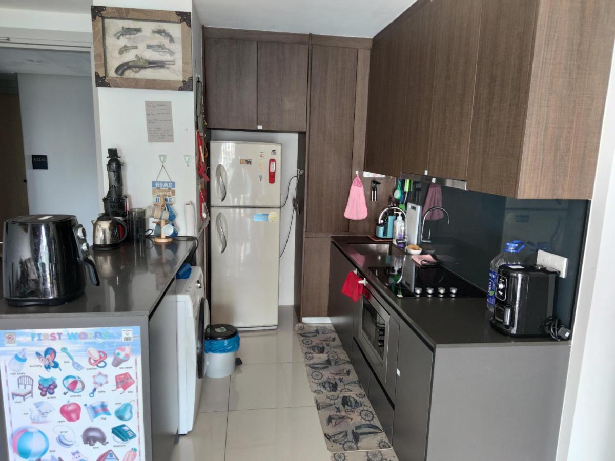 Kumkum Homestay 3 Bedroom Suite Nusajaya  Zewnętrze zdjęcie